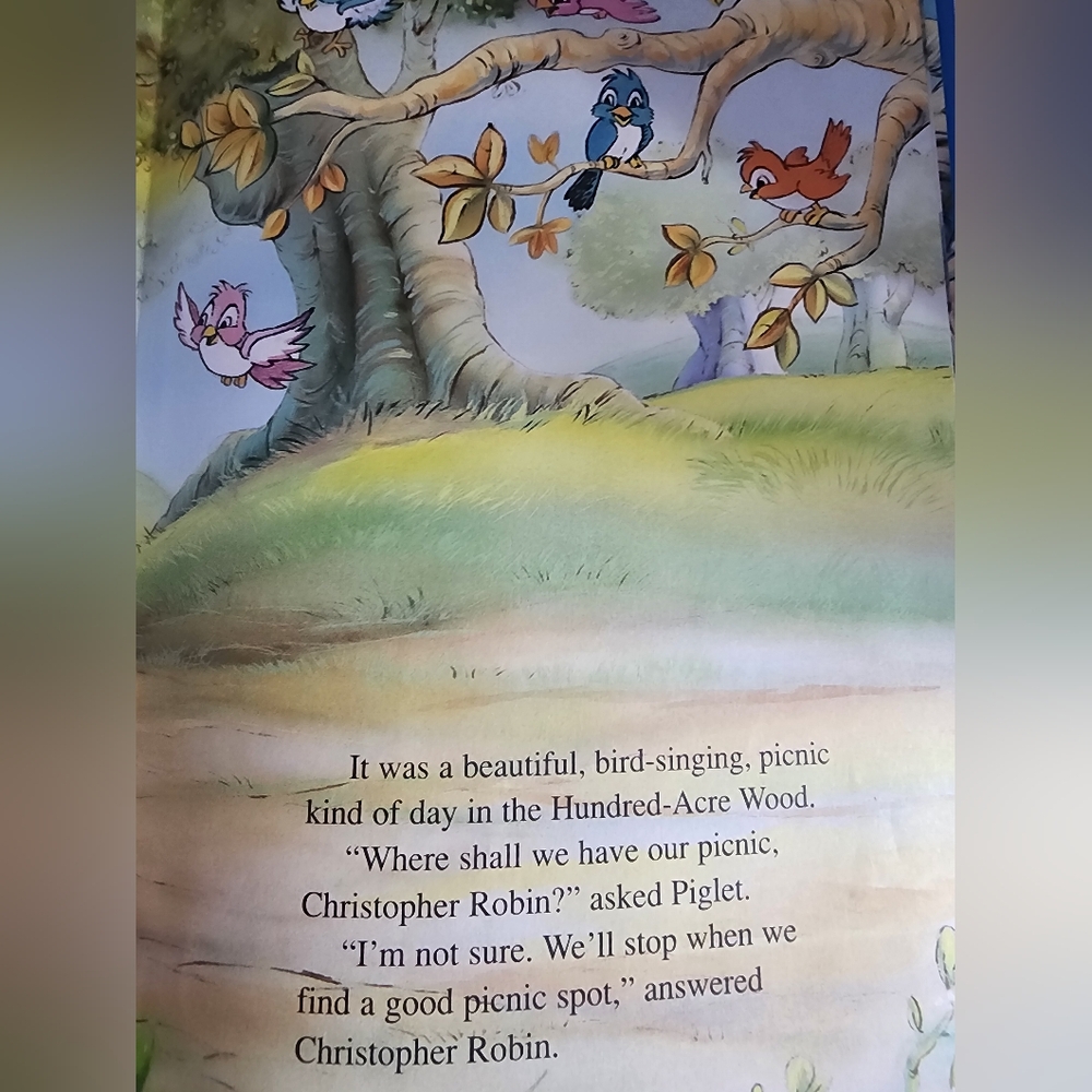 Disney Winnie the Pooh and Tigger Book Set - Picture 4 of 4